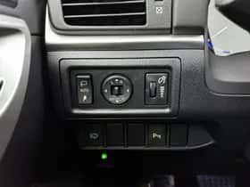 Lexus CT (2012) thumbnail 43