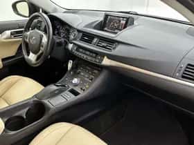 Lexus CT (2012) thumbnail 6