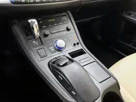 Lexus CT (2012) thumbnail 10