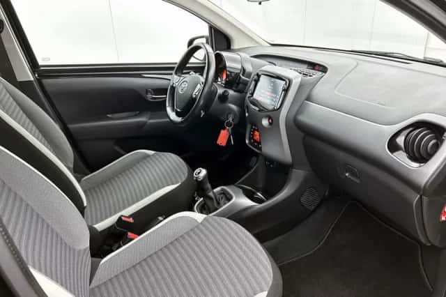 Toyota Aygo (2018) thumbnail 6