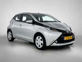 Toyota Aygo (2016) thumbnail 12