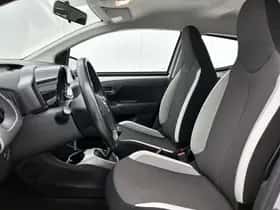 Toyota Aygo (2016) thumbnail 15