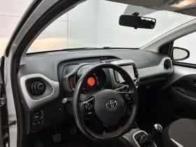 Toyota Aygo (2016) thumbnail 29