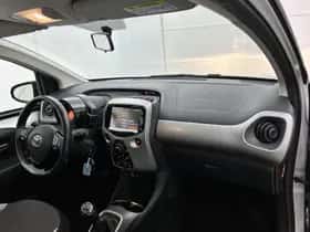 Toyota Aygo (2016) thumbnail 6