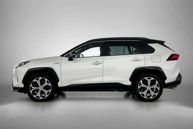 Toyota RAV4 (2022) thumbnail 3