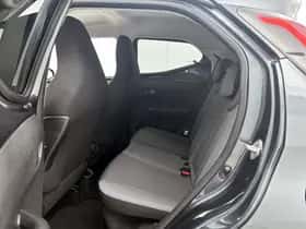 Toyota Aygo (2020) thumbnail 15