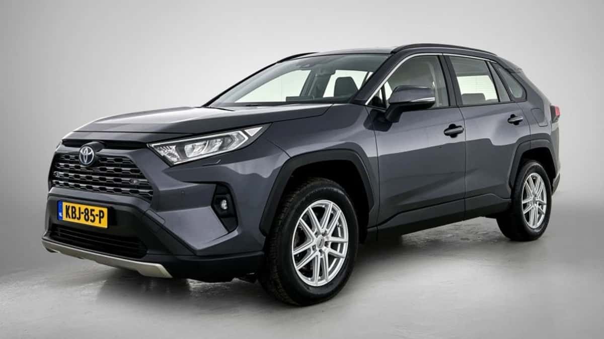 Toyota RAV4 (2022) — foto 1