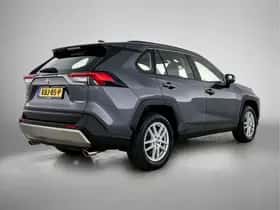 Toyota RAV4 (2022) thumbnail 2