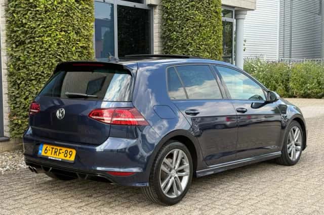 Volkswagen Golf (2014) thumbnail 4