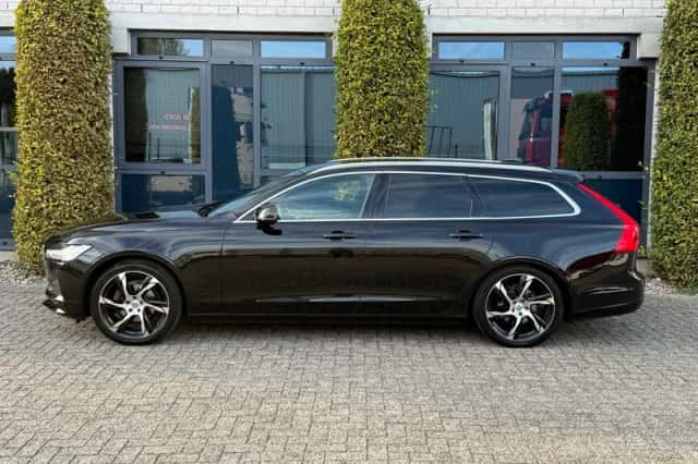 Volvo V90 (2017) thumbnail 2
