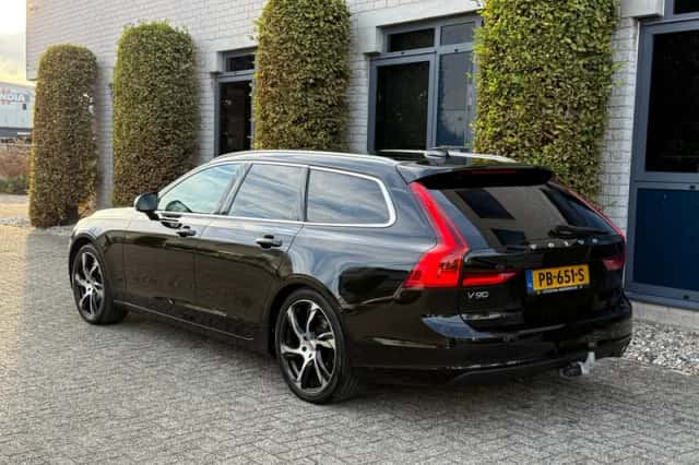 Volvo V90 (2017) thumbnail 3