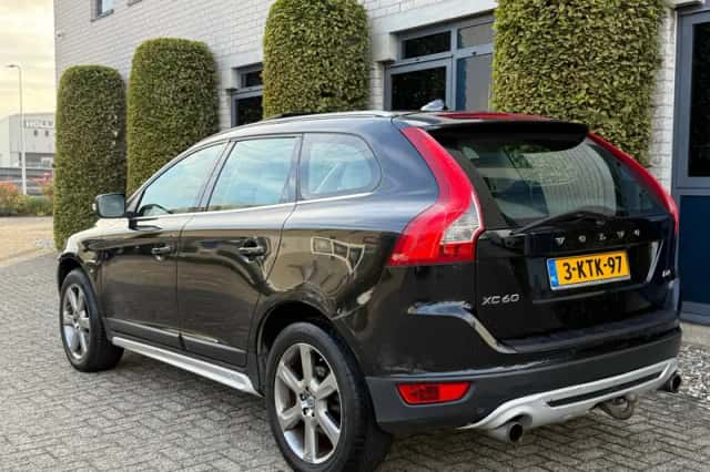 Volvo XC60 (2013) thumbnail 3