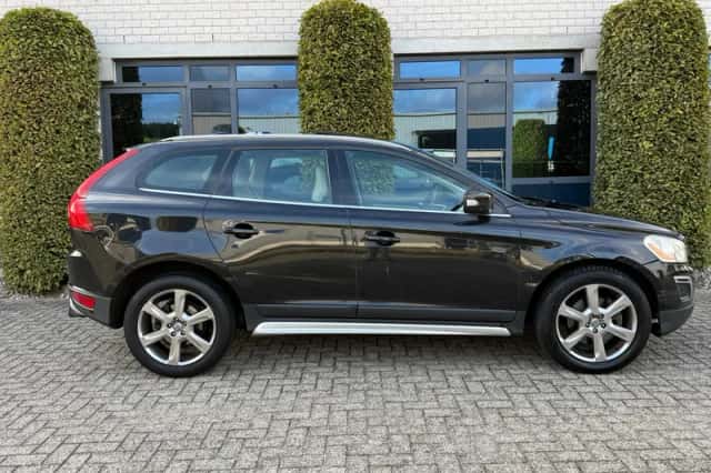 Volvo XC60 (2013) thumbnail 5