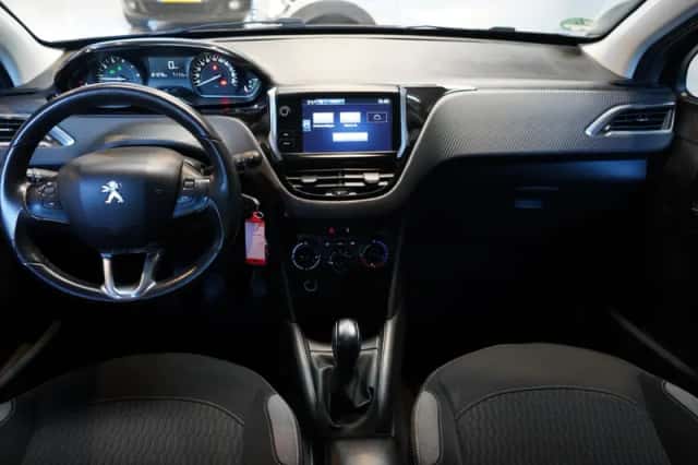 Peugeot 208 (2016) thumbnail 2