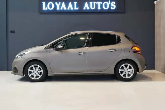 Peugeot 208 (2016) thumbnail 5