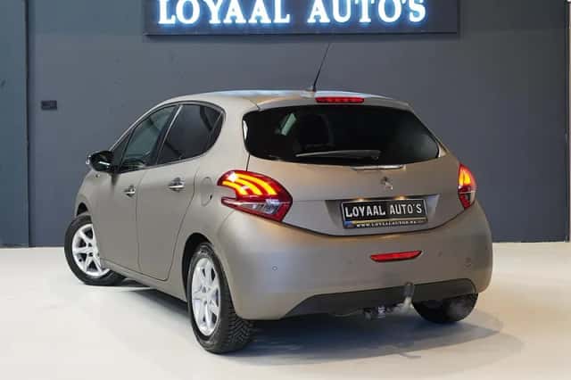 Peugeot 208 (2016) thumbnail 6