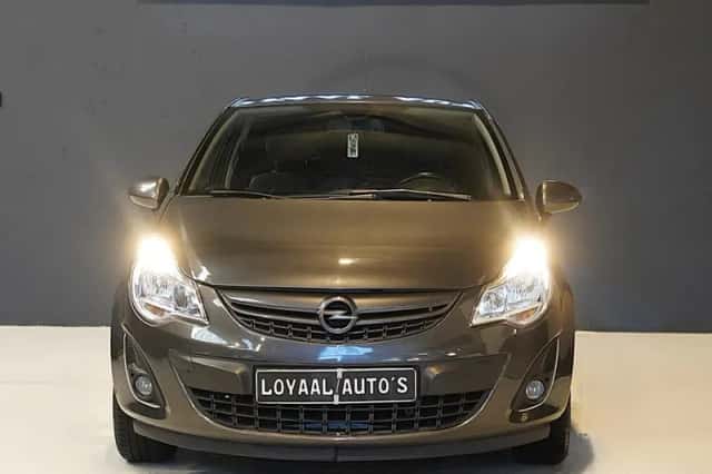 Opel Corsa (2012) thumbnail 3