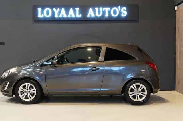 Opel Corsa (2012) thumbnail 5