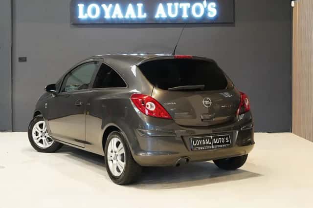 Opel Corsa (2012) thumbnail 6