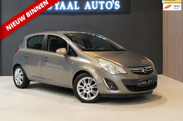 Opel Corsa (2012) thumbnail 1