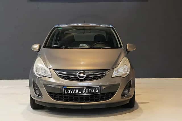 Opel Corsa (2012) thumbnail 3
