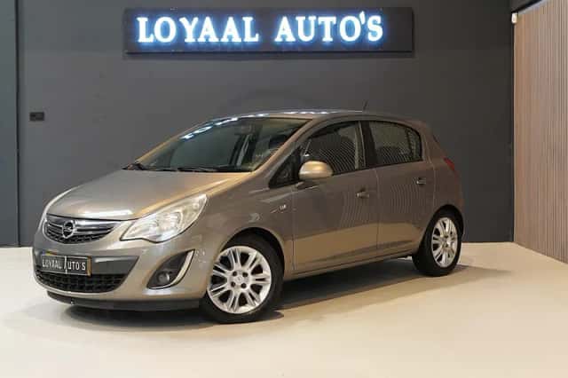 Opel Corsa (2012) thumbnail 4