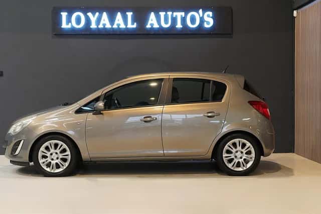 Opel Corsa (2012) thumbnail 5