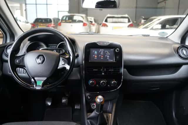 Renault Clio (2013) thumbnail 2