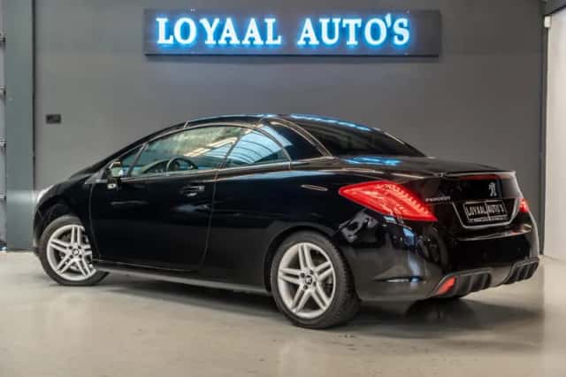Peugeot 308 (2011) thumbnail 5