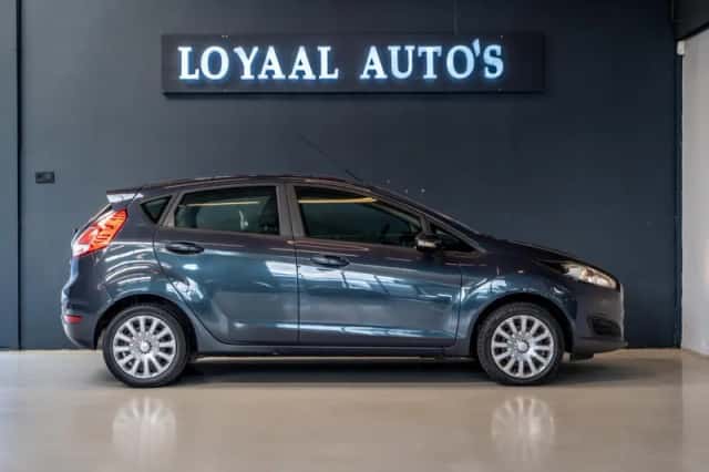 Ford Fiesta (2014) thumbnail 3