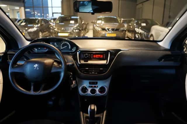 Peugeot 208 (2019) thumbnail 2