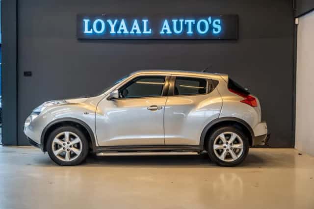 Nissan Juke (2011) thumbnail 3