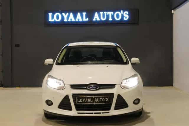 Ford Focus (2014) thumbnail 2