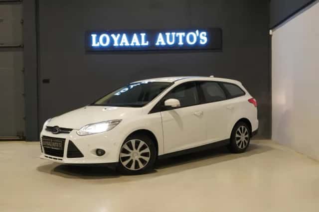 Ford Focus (2014) thumbnail 3