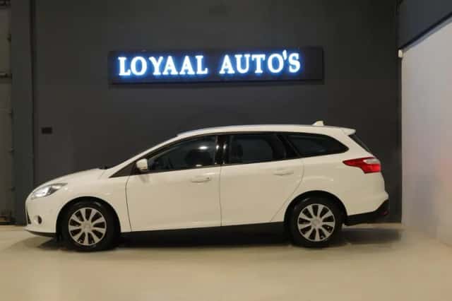 Ford Focus (2014) thumbnail 5