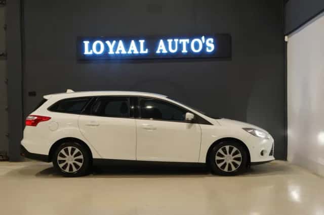 Ford Focus (2014) thumbnail 6