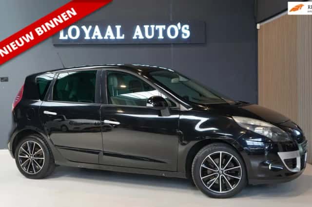 Renault Scénic (2011) thumbnail 1