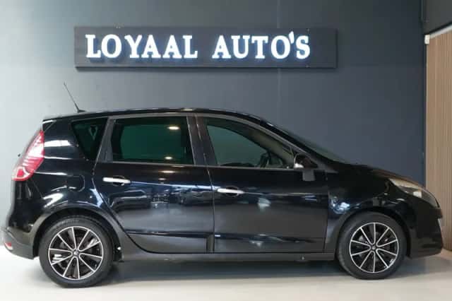 Renault Scénic (2011) thumbnail 6
