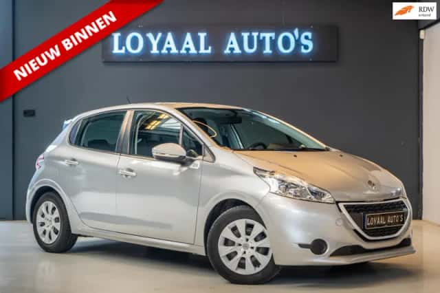 Peugeot 208 (2015) thumbnail 1