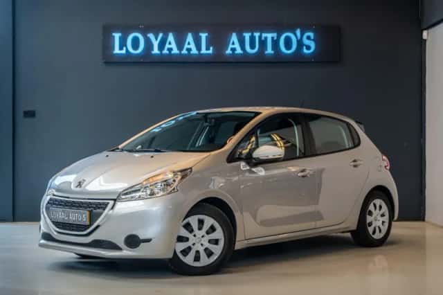 Peugeot 208 (2015) thumbnail 3