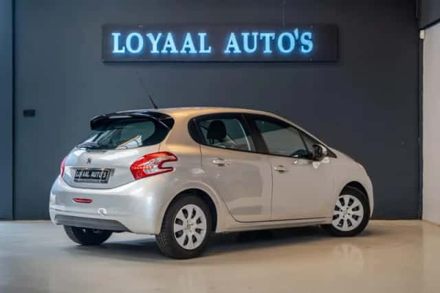 Peugeot 208 (2015) thumbnail 6