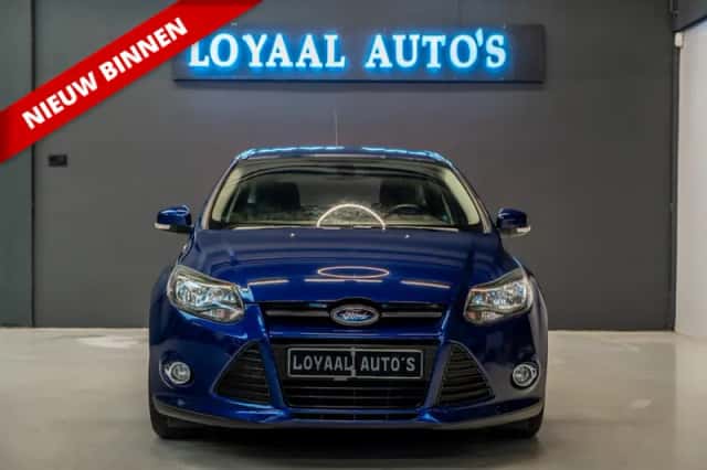 Ford Focus (2013) thumbnail 2