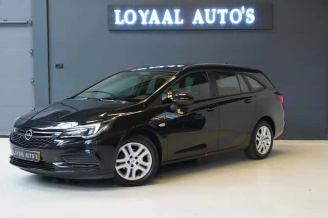 Opel Astra (2016) thumbnail 3
