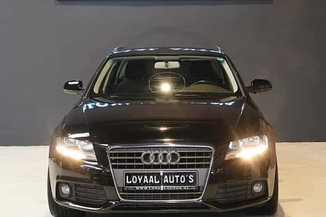 Audi A4 (2010) thumbnail 2