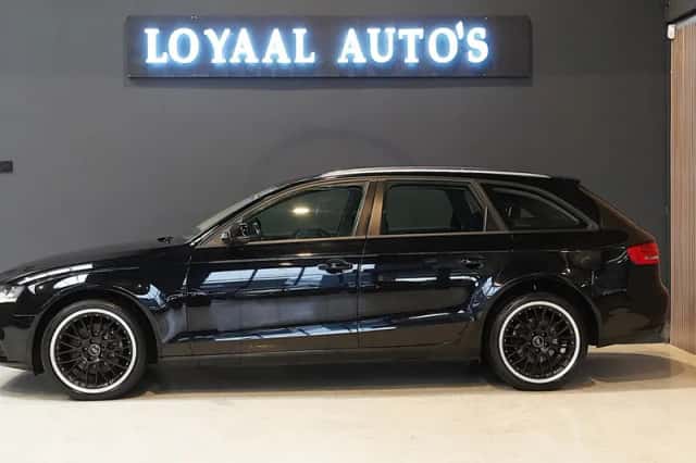 Audi A4 (2010) thumbnail 4