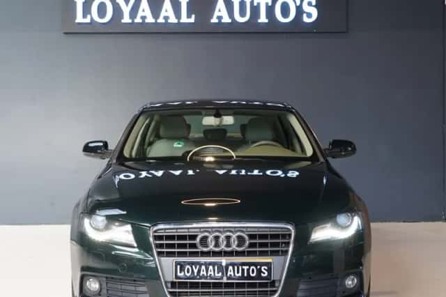 Audi A4 (2010) thumbnail 3