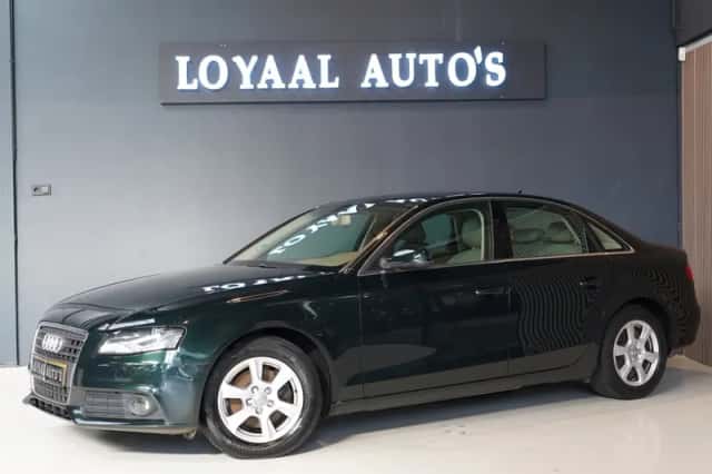 Audi A4 (2010) thumbnail 4