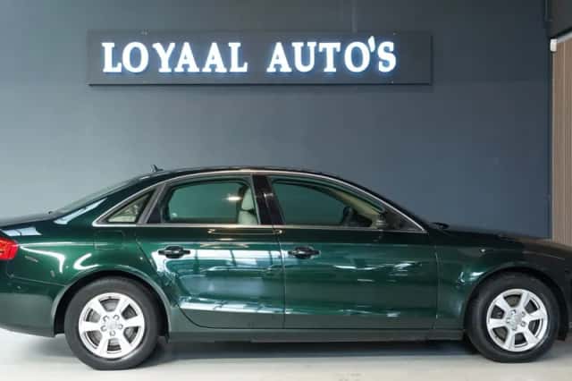Audi A4 (2010) thumbnail 6