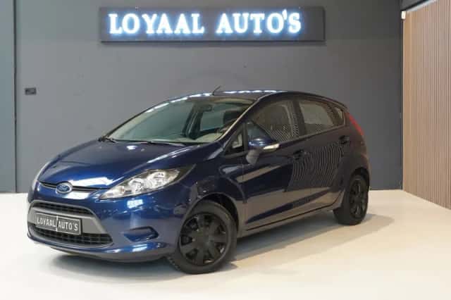 Ford Fiesta (2011) thumbnail 3