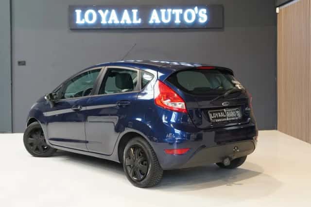 Ford Fiesta (2011) thumbnail 5